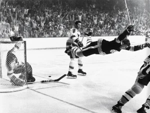 Boston Bruins Bobby Orr Flying Goal 8x10 Photo NHL Hockey Print - Picture 1 of 1