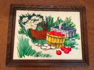 Vintage Crewel Holz gerahmt Kunst Äpfel Blaubeeren Gänseblümchen Körbe 19 x 14,5" 1980 - Bild 1 von 9