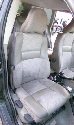 Asiento delantero derecho VOLVO V70 2.4 G RANCHERA 1997-2000 1998 100464 Foto 1 de 4