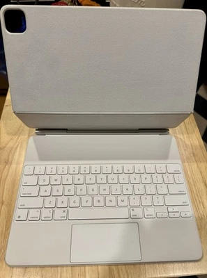 Apple Magic Keyboard White iPad Pro 12.9 3rd 4th 5th Generation Model A2480 - Image 1 of 4