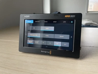 Grabadora de monitor Blackmagic Design Video Assist 12G 5′′ Foto 1 de 4