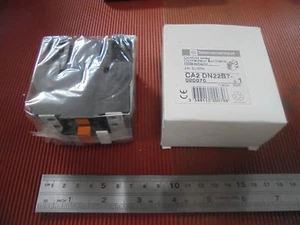Relé de control Telemecanique CA2 DN22B7 - Imagen 1 de 4