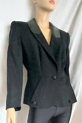 Carven, Ma Griffe,优雅的黑色羊毛和皮革西装夹克,非常原创。 — 第 1/4 张图片