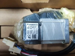 PANASONIC MINAS AC SERVO MOTOR MUNA5AZP1S - Picture 1 of 3