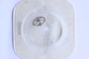 Omega 690 part 1225 Roue de centre & chausse Center wheel & cannon pinion NOS - Picture 1 of 2