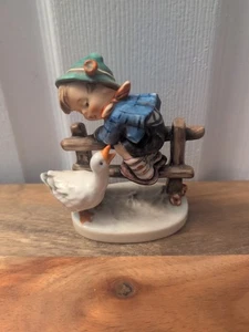 Goebel Hummel Figur Barnyard Hero #195 2/0 TMK-6 4" - Bild 1 von 3