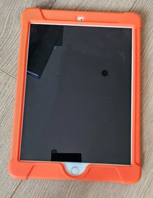 Apple iPad 6, 9.7", 32GB White MR7G2B/A  A1893. Excellent Condition. Grade A - Image 1 of 4