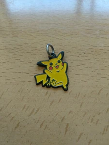 Colgante Pikachu Pokemon en metal, con aro para colgar, sin cadena - Imagen 1 de 4