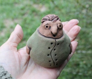 NEW Handmade Clay Green Man Whistle Ocarina Folk Art Primitive Pottery ceramic - Bild 1 von 3