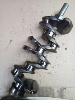 98-04 Nissan D22 Frontier Ka24de Crank Ka24 Crankshaft - Image 1 of 4