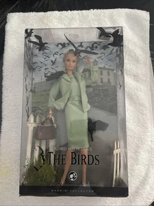 NOB Alfred Hitchcocks The Birds Barbie bambola etichetta nera 2008 Mattel *scatola aperta - Foto 1 di 6