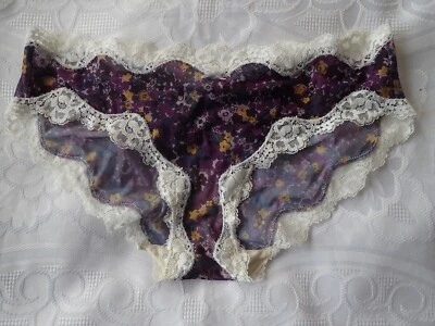 DCI Sample, Bikini in Size 12, Colour in White, Yellow and Purple, Floral - Image 1 of 2