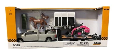 1/32 CASE SV340B Skid Steer on Flatbed Trailer with RAM Pickup & Accessories, ZF - Image 1 of 2