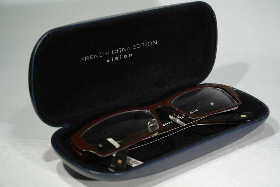 Nuevas monturas de gafas FRENCH CONNECTION FCUK Vision OFC7202 púrpura oscuro y marrón Foto 1 de 4