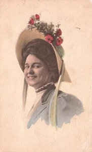 Bellissima cartolina antica donna faccia laterale cappello moda bel sorriso 1915 - Foto 1 di 2