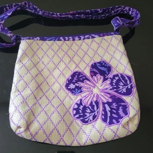 Stunning Vera Bradley Crossbody Beach Paisley Amethyst Woven w/ Flower Purse - Picture 1 of 9