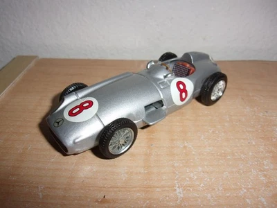 Brumm Mercedes Benz W196 #8 Race Car 1:43 - Image 1 of 4