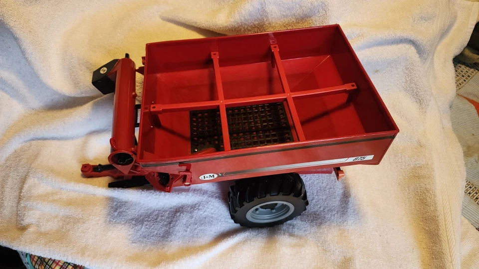 Ertl Big Farm Red Grain Cart 1/16 Scale Toy J&M 875 Tractor Accessory - Image 1 of 4