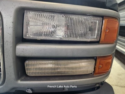 Driver Left Headlight Composite Fits 96-02 GMC SAVANA 1500 VAN 1286569 - Image 1 of 4