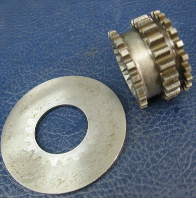 Engranaje de transmisión de cadena de leva derecha Suzuki VS800 Intruder VS700 VS750 VX800 VZ800 VL800 Foto 1 de 2