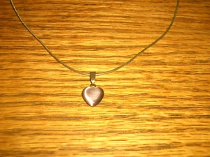 PH Damen Halsband 15" lang silberfarbene Metallkette 3/4" lila Herz Anhänger neu - Bild 1 von 3