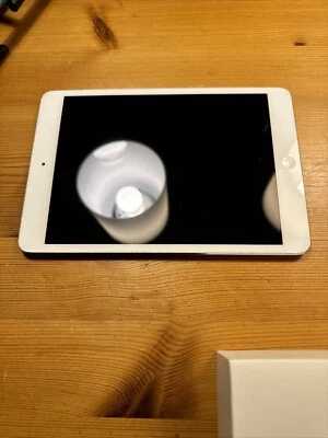 Apple iPad mini 2 16GB, WLAN + Cellular (T-Mobile), 20,07 cm, (7,9 Zoll) -... - Bild 1 von 4