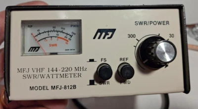  MFJ-812B VHF 144-220 MHz Potencia, SWR/Vatímetro Foto 1 de 4