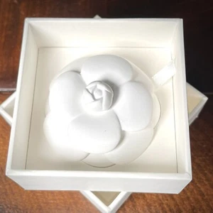 Chanel Ceramic Camellia Flower Perfume Fragrance Diffuser New In Box - Picture 1 of 8