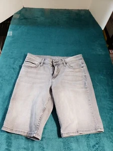 Calvin Klein Shorts Sz 6 Womens Gray Bermuda Long Denim Stretch Curvy City - Picture 1 of 13