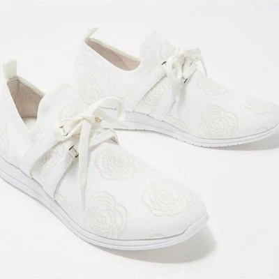 Isaac Mizrahi Live! Zapatilla deportiva floral elástica tejida con mosca talla 5,5 Foto 1 de 4