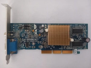 Carte Graphique AGP 128 Mb ATI Radeon 9250 Gigabyte GV-R925128 gaming Win 98/XP - Picture 1 of 3