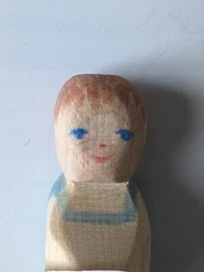 Ostheimer  Wickelkind 10017 Holzspielzeug Holz Kind Figur  - Bild 1 von 4