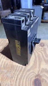 Square D 300A Circuit Breaker 3 Pole 600 VAC 250 VDC LAP36300 - Picture 1 of 6