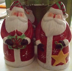 AGITADORES DE SAL Y PIMIENTA DE CERÁMICA HOLIDAY SANTA PINTADOS A MANO NUEVOS EN PAQUETE - Imagen 1 de 5