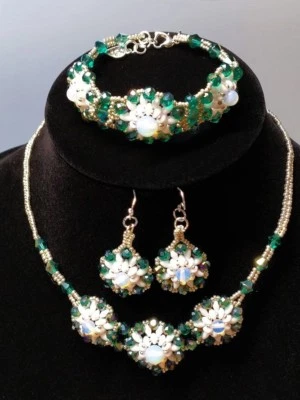 Conjunto de joyas Swarovski hechas a mano tejido con cuentas fiesta graduación flor verde y blanco Foto 1 de 4