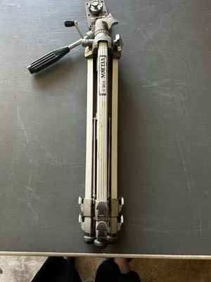 Trípode de aluminio Velbon VGB-3 con cabezal inclinable panorámico Foto 1 de 2