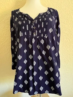 Faded Glory XL 16-18 Navy White Medallion Print Rayon 3/4 Sleeves V-Neck Top - Image 1 of 4