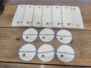 Vintage Embroidered Floral Chicken Napkin Coaster Linen Tea Set - Bild 1 von 4