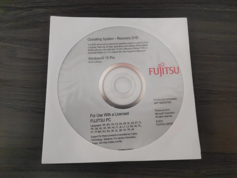 * Windows 10 Pro 64 Bit * 2015 - Fujitsu OS - Recovery DVD * No Key * - Image 1 of 3