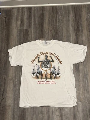 Camiseta De Colección Billy Mills Medallista de Oro Olímpico 1964 Tokio Para Hombre Talla L Nueva de Lote Antiguo Foto 1 de 2