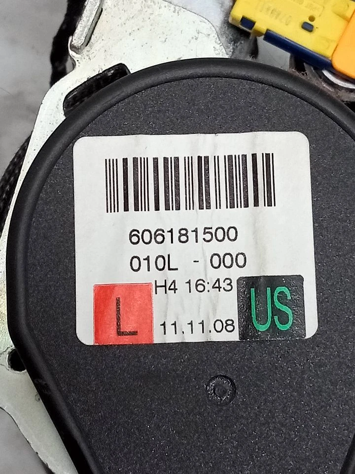 Used Front Left Seat Belt Front fits: 2013 Volkswagen Cc bucket seat driver retr - Imagem 1 de 4