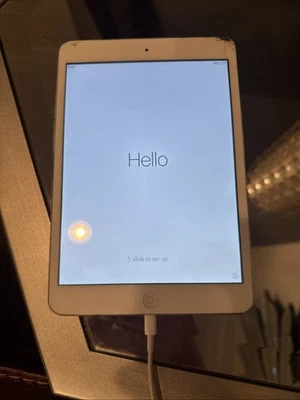 iPad Mini 1st Generation, 16 GB, Wi-Fi - Image 1 of 4