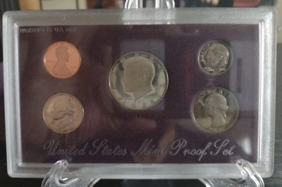 1988 U.S. Mint Proof Set San Francisco  - Image 1 of 4
