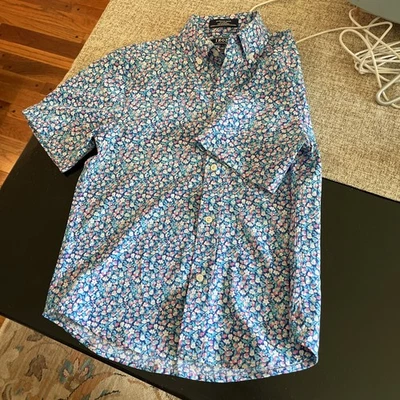 IZOD 男孩短袖正装衬衫 - 中号 10/12 - 粉红色/蓝色/白色 — 第 1/3 张图片