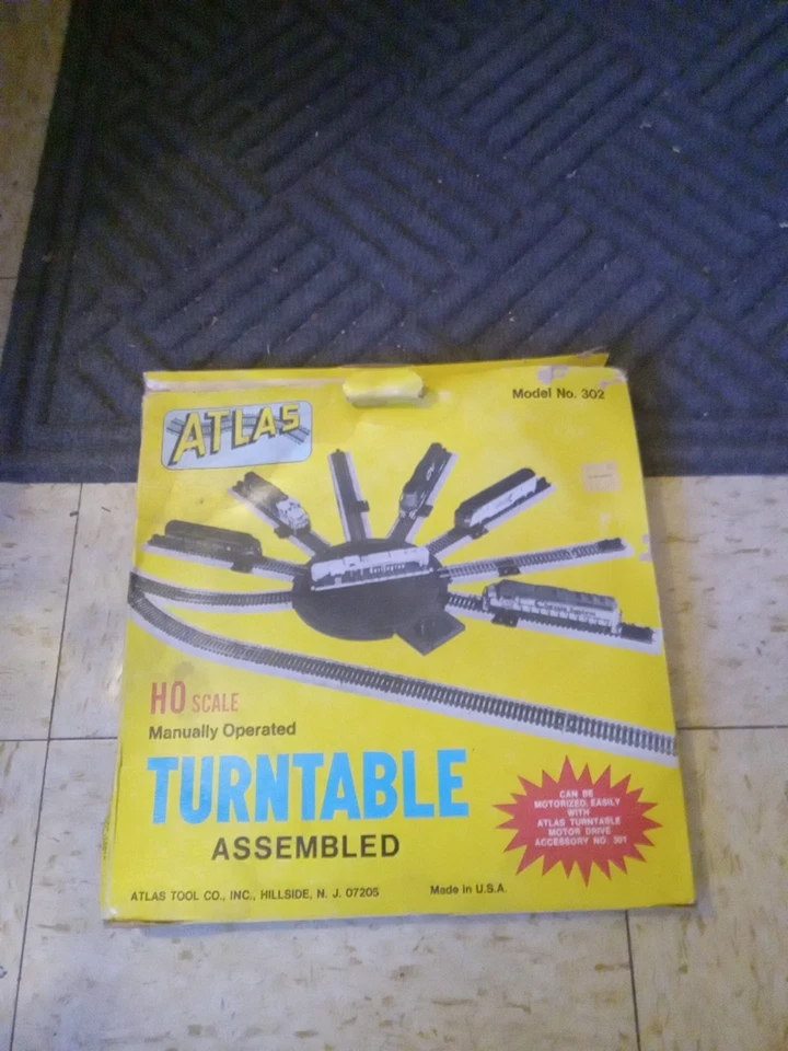 Atlas 302 HO Scale Manually Operated Turntable Assembled - Image 1 of 4