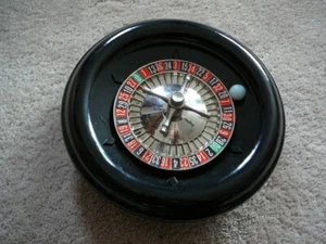 E.S. Lowe Vintage 8" Roulette Wheel Bakelite Base & Die Cast Metal Center EUC - Picture 1 of 2