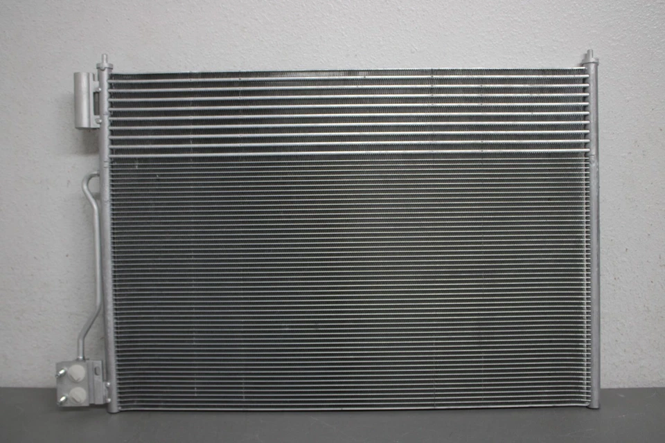 2006 2007 2008 2009 FORD CROWN VICTORIA DIANTEIRO A/C CONDENSADOR - Imagem 1 de 4