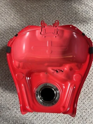 Suzuki GSXR 1000 2018 combustible Foto 1 de 3