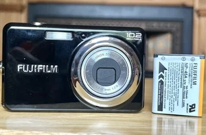 Fujifilm FinePix J28 Digital Camera 10.2MP 3x Zoom Black Compact No Charger - Picture 1 of 9