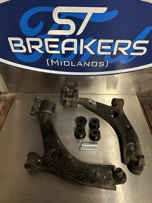 Wishbones anteriori inferiori Ford Focus St225 con boccole posteriori Power flex  - Immagine 1 di 3